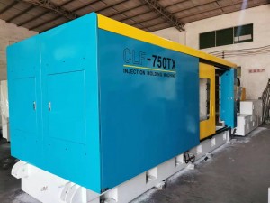 Taiwan CLF-750TX used Plastic Injection Molding Machine